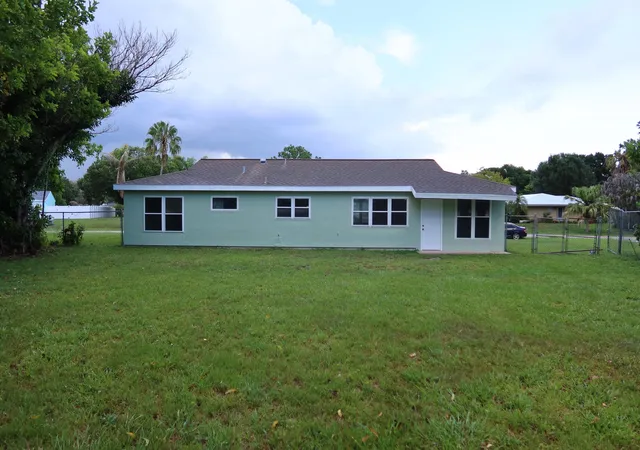 Homes for sale in Port Saint Lucie, FL | 226 Sw Kimball Cir, Port Saint Lucie, FL 34953 | MLS# R11118739