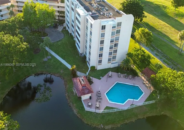 4th image of 7051 Environ Blvd #431, Lauderhill, FL 33319 | MLS# A11866043