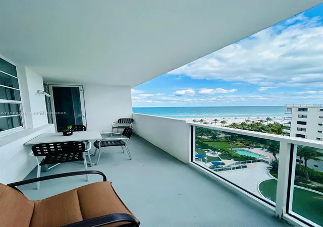 2nd image of 100 Lincoln Rd, Miami Beach, FL 33139