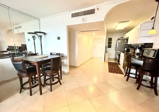 3rd image of 100 Lincoln Rd #1034, Miami Beach, FL 33139 | MLS# A11863370