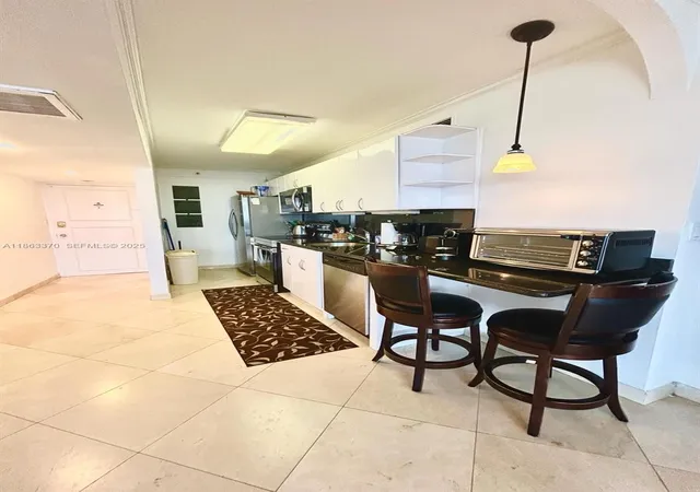 4th image of 100 Lincoln Rd #1034, Miami Beach, FL 33139 | MLS# A11863370