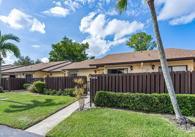 3rd image of 816 Sky Pine Way #G, Greenacres, FL 33415 | MLS# R11119066