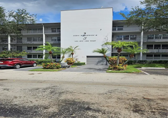 Homes for sale in Pembroke Pines, FL | 101 Sw 132 Way #218, Pembroke Pines, FL 33027 | MLS# F10523866