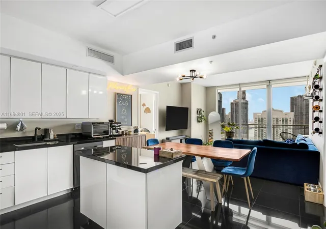 5th image of 92 Sw 3Rd St #4312, Miami, FL 33130 | MLS# A11868801