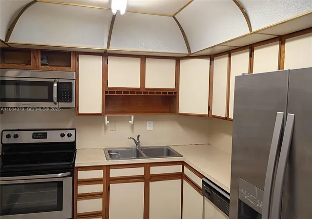5th image of 14165 Sw 87Th St #D103, Miami, FL 33183 | MLS# A11864379