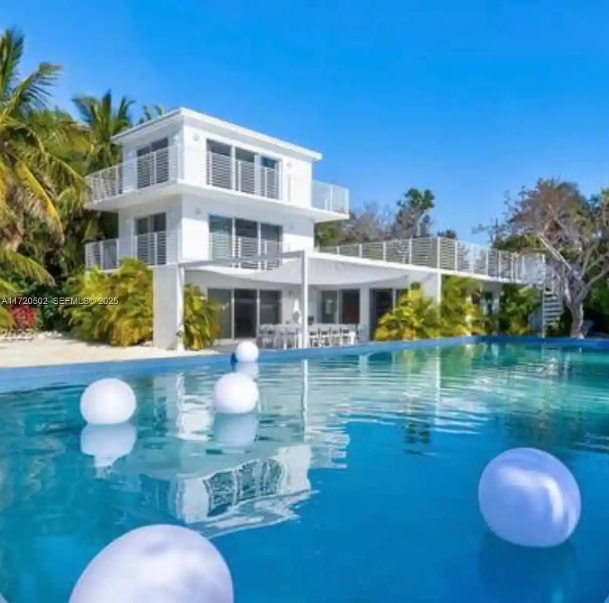Single family home for sale at 98701 Overseas Hwy, Key Largo, FL 33037 | MLS# A11720502