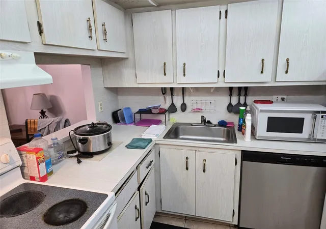 Photo 3 of Condo for sale at 3080 Holiday Springs Blvd #209, Margate, FL 33063 | MLS# F10523707 | Listing updated on 2026-10-09