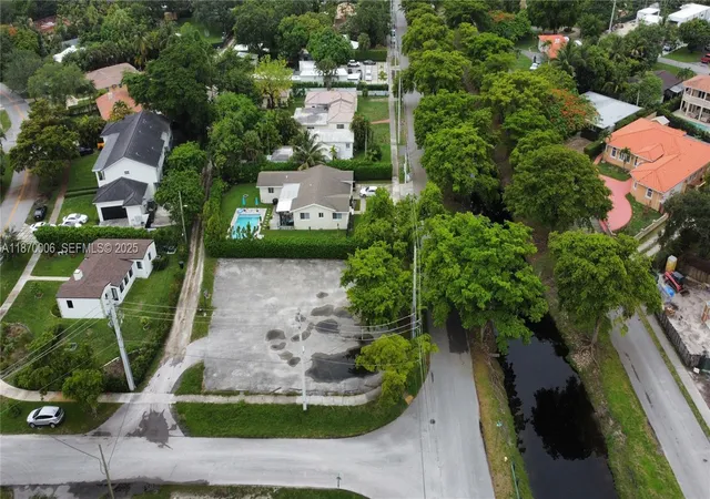3rd image of 425 Esplanade Dr, Miami Springs, FL 33166 | MLS# A11870006