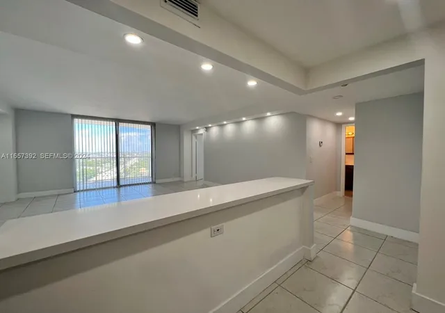5th image of 13499 Biscayne Blvd #1405, North Miami, FL 33181 | MLS# A11657392