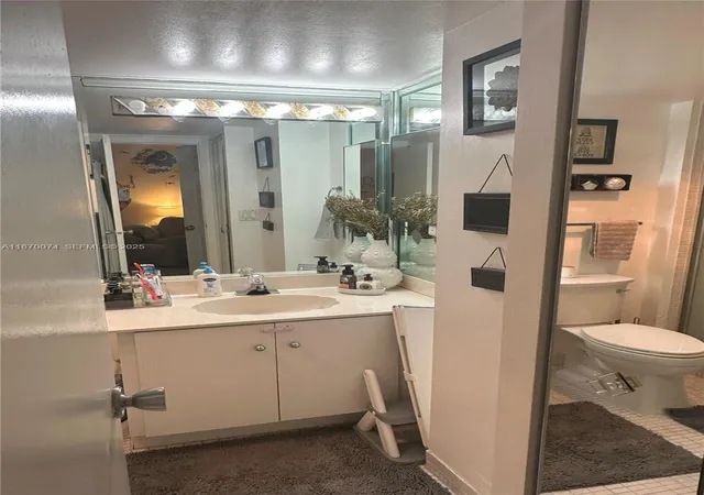 2nd image of 20335 W Country Clb Dr, Aventura, FL 33180