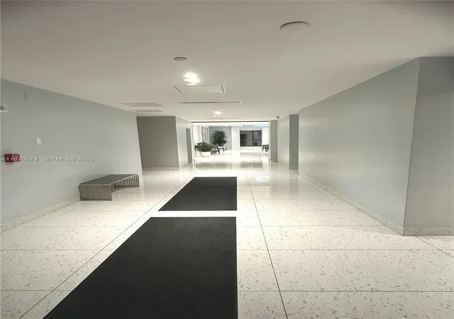 5th image of 20335 W Country Club Dr #2502, Aventura, FL 33180 | MLS# A11870074