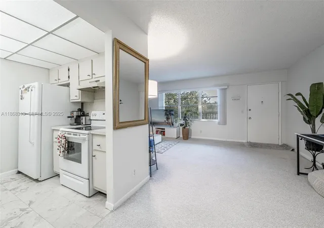 4th image of 13255 Sw 7Th Ct #403D, Hollywood, FL 33027 | MLS# A11868313