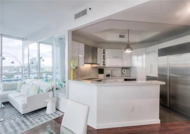 5th image of 100 S Pointe Dr #1501, Miami Beach, FL 33139 | MLS# A11864873