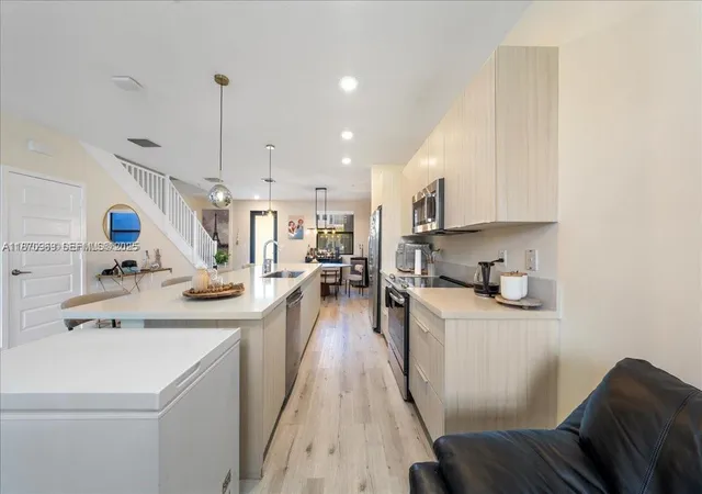 5th image of 10413 Nw 82Nd St #9, Doral, FL 33178 | MLS# A11870969