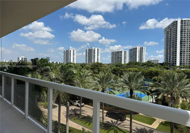 1st image of 20185 E Country Club Dr #510, Aventura, FL 33180 | MLS# A11871110
