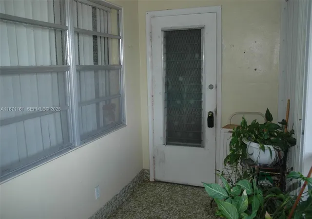 3rd image of 5300 Washington St #Q307, Hollywood, FL 33021 | MLS# A11871181