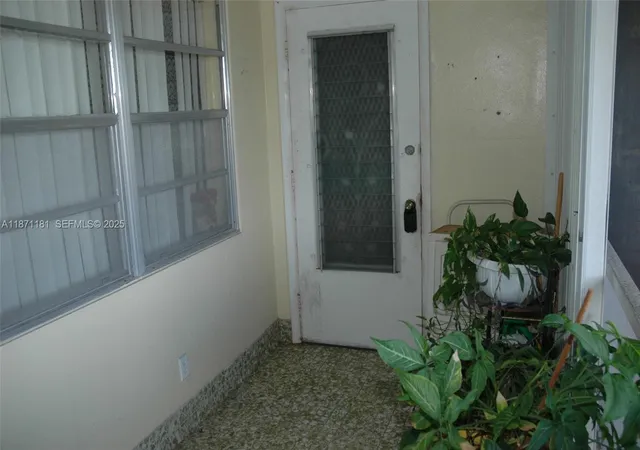 4th image of 5300 Washington St #Q307, Hollywood, FL 33021 | MLS# A11871181