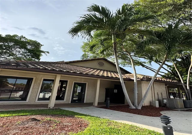 Homes for sale in Pompano Beach, FL | 4341 W Mcnab Rd #27, Pompano Beach, FL 33069 | MLS# A11870228