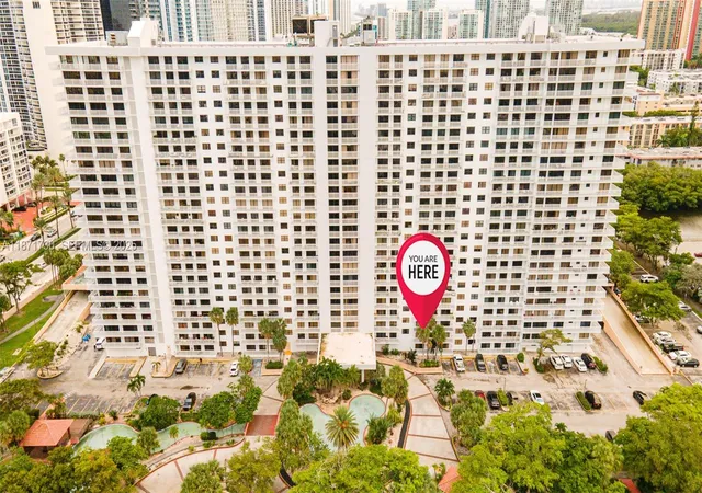 3rd image of 210 174Th St #312, Sunny Isles Beach, FL 33160 | MLS# A11871730