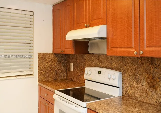4th image of 11855 Ne 19Th Dr #10, North Miami, FL 33181 | MLS# A11872617