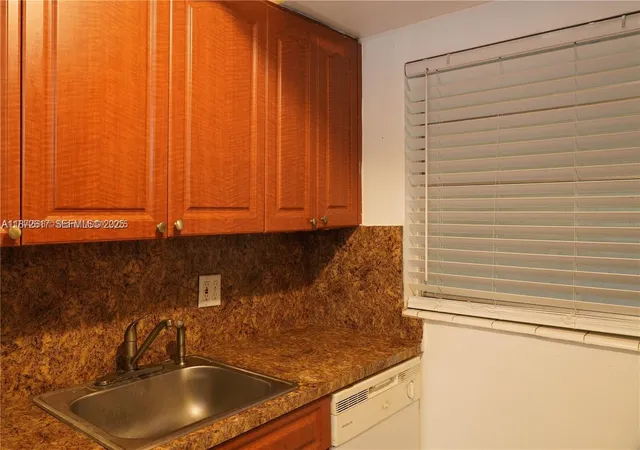 5th image of 11855 Ne 19Th Dr #10, North Miami, FL 33181 | MLS# A11872617