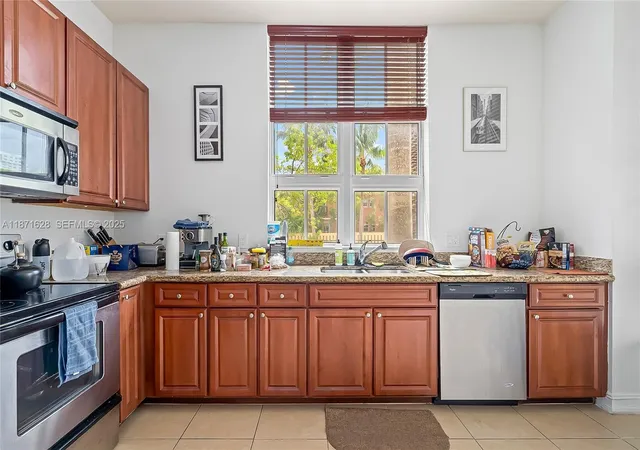 2nd image of 3001 Ne 185Th St #135, Miami, FL 33180 | MLS# A11871628