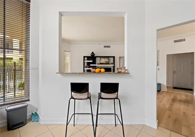 4th image of 3001 Ne 185Th St #135, Miami, FL 33180 | MLS# A11871628