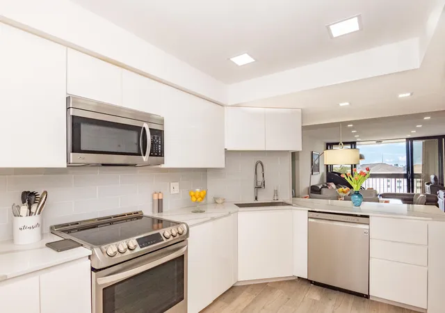Homes for sale in West Palm Beach, FL | 2400 Presidential Wy #801, West Palm Beach, FL 33401 | MLS# R11121374