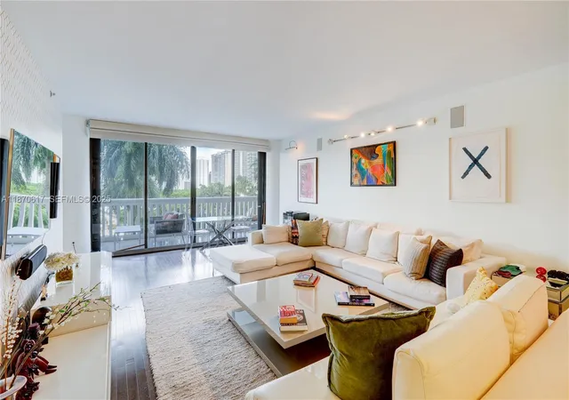 4th image of 2000 Island Blvd #710, Aventura, FL 33160 | MLS# A11870617