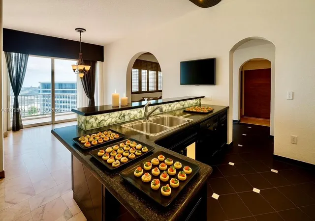 3rd image of 18071 Biscayne Blvd #PH04 PH03, Aventura, FL 33160 | MLS# A11872879