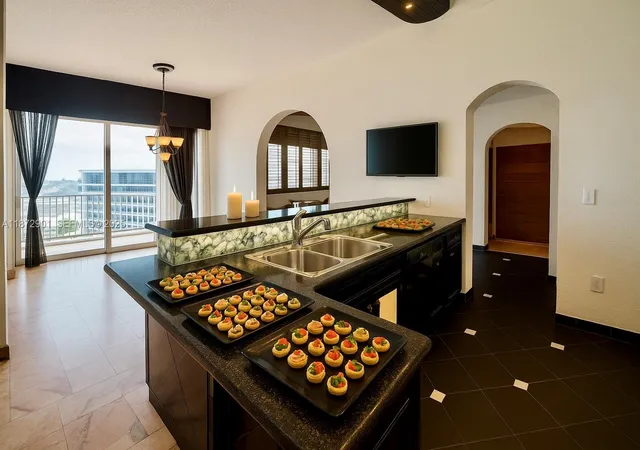 2nd image of 18071 Biscayne Blvd #PH03 PH04, Aventura, FL 33160 | MLS# A11872901