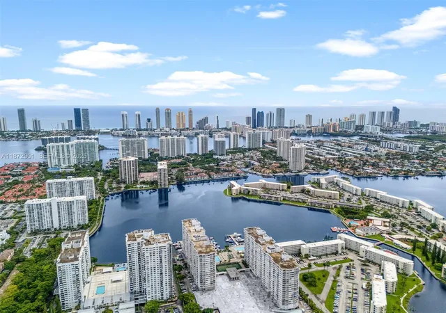2nd image of 18071 Biscayne Blvd, Aventura, FL 33160