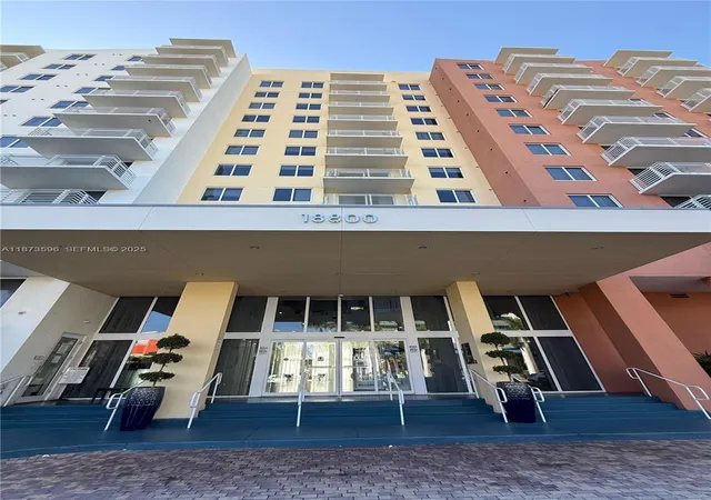 2nd image of 18800 Ne 29Th Ave #801, Miami, FL 33180 | MLS# A11873596