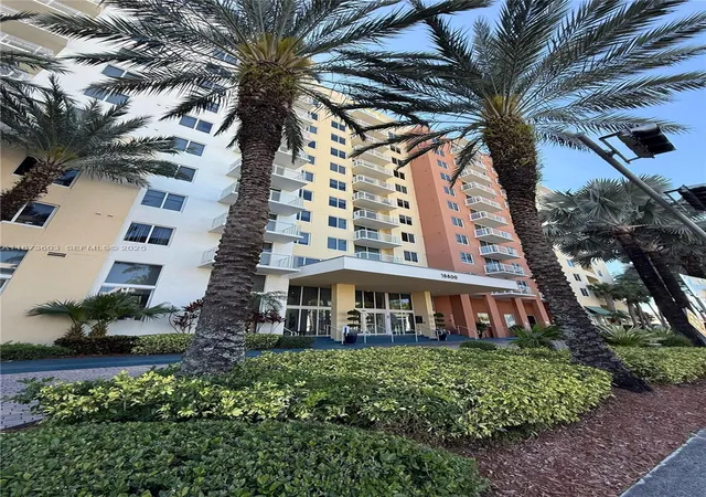2nd image of 18800 Ne 29Th Ave #804, Miami, FL 33180 | MLS# A11873603