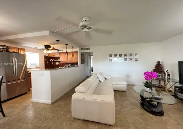 Homes for sale in Delray Beach, FL | 21 Saxony A 21 #21, Delray Beach, FL 33446 | MLS# A11872409