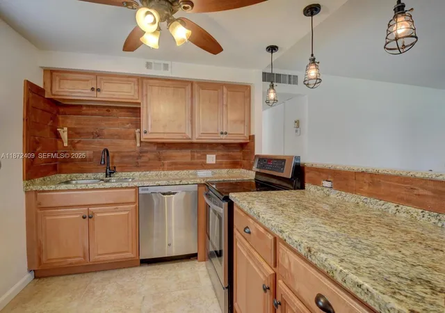 Homes for sale in Delray Beach, FL | 21 Saxony A 21, Delray Beach, FL 33446