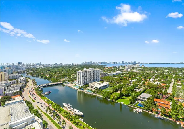 3rd image of 4401 Collins Ave #2712, Miami Beach, FL 33140 | MLS# A11872449