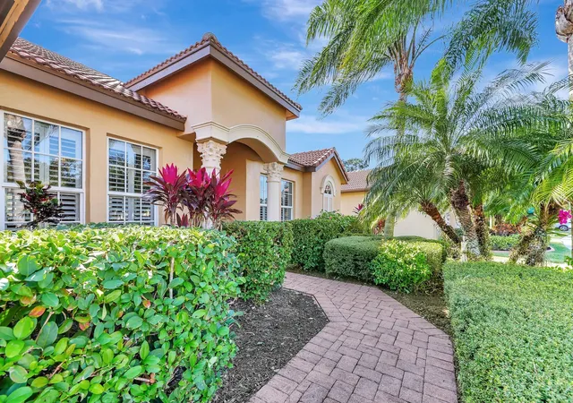 Homes for sale in Port Saint Lucie, FL | 827 Sw Grand Reserves Blvd, Port Saint Lucie, FL 34986 | MLS# R11122343