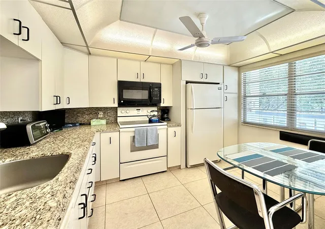 Homes for sale in Coconut Creek, FL | 2504 Antigua Ter #D2, Coconut Creek, FL 33066 | MLS# F10524677