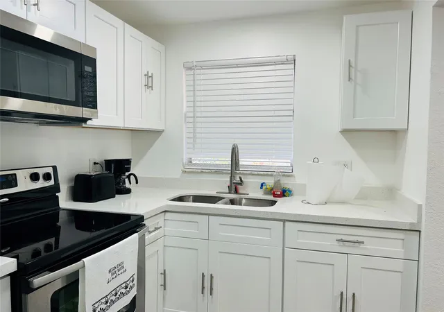 Listing Photo 3 - Condo for sale in building located at 2871 E Sunrise Lakes Dr, Sunrise, FL 33322 - Unit #101