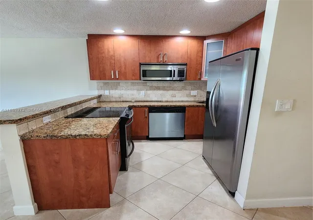 1st image of 2170 Ne 51St Ct #C3, Fort Lauderdale, FL 33308 | MLS# A11863372