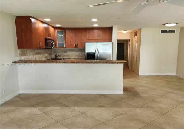 5th image of 2170 Ne 51St Ct #C3, Fort Lauderdale, FL 33308 | MLS# A11863372