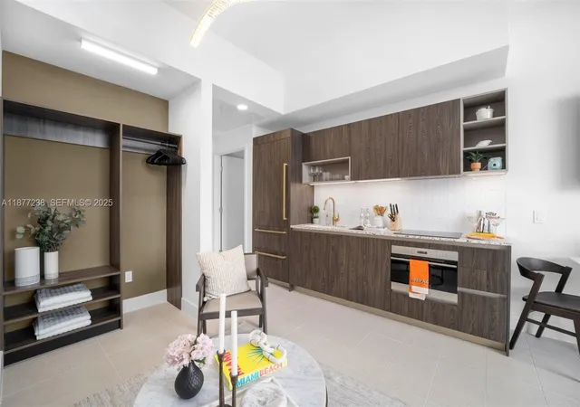 3rd image of 159 Ne 6Th St #5112, Miami, FL 33132 | MLS# A11877238