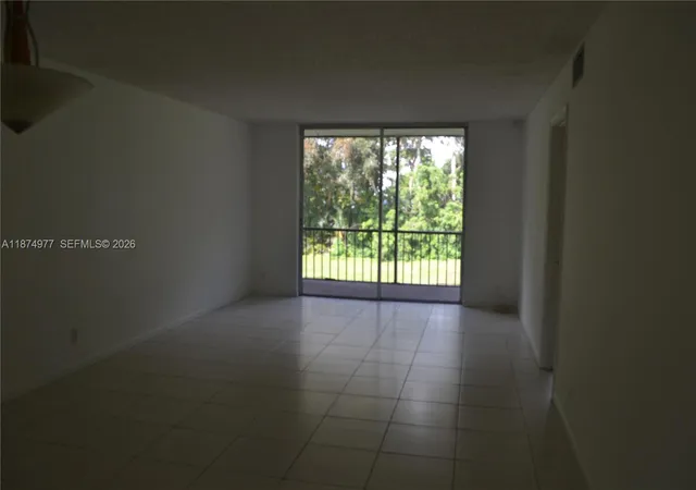 3rd image of 300 S Hollybrook Dr #203, Pembroke Pines, FL 33025 | MLS# A11874977