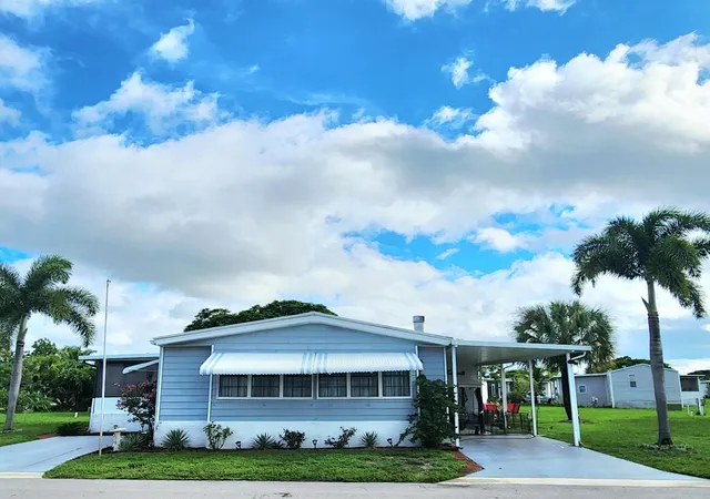 Photo 3 of Manufactured home for sale at 4091 67th Lane N #794, West Palm Beach, FL 33404 | MLS# R11123536 | Listing updated on 2026-09-23