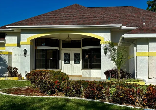 Homes for sale in Cape Coral, FL | 26 Se 13 Ave, Cape Coral, FL 33990 | MLS# A11878312