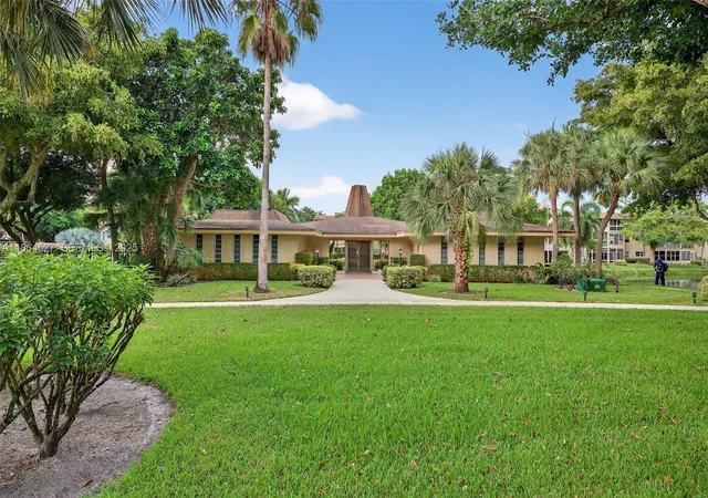 Homes for sale in Lauderdale Lakes, FL | 5001 Nw 34th Street, Lauderdale Lakes, FL 33319 | Houzeo