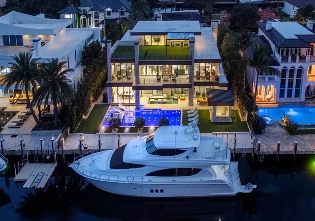 Photo 1 of Mansion for sale at 2437 Delmar Pl, Fort Lauderdale, FL 33301 | MLS# F10526818 | Listing updated on 2026-09-24