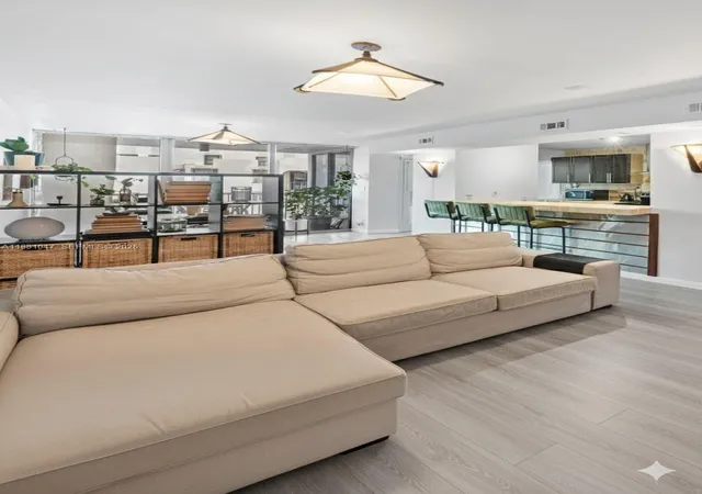 4th image of 2655 Collins Ave #510, Miami Beach, FL 33140 | MLS# A11881047
