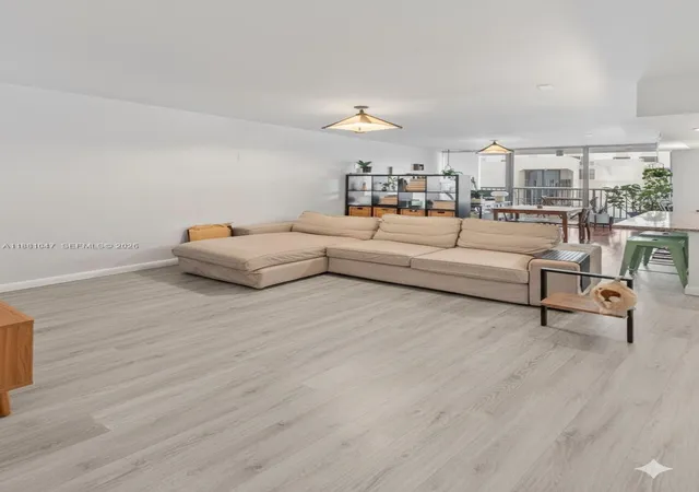 5th image of 2655 Collins Ave #510, Miami Beach, FL 33140 | MLS# A11881047